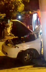 Friburgo: Carro bate em poste e um morre na Avenida Julius Arp