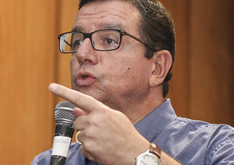 Friburgo: Prefeito Renato Bravo tenta construir maioria na Câmara