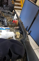 Friburgo: PM apreende armas e munições e prende 1 no Cordoeira