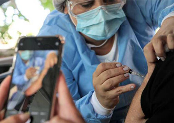 Friburgo vacina pessoas com 63 e 64 anos contra a covid-19 nesta segunda e terça-feira