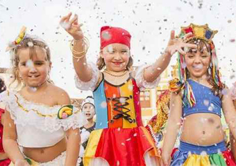 Carnaval com crianças: dicas para curtir em segurança
