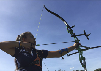 Atleta de arco e flecha recebe apoio em Friburgo para seus treinos