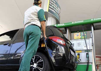 Economia: Petrobras eleva preço médio da gasolina em 12%