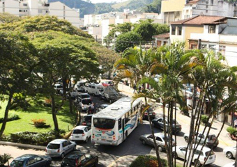 Justiça determina que Detran suspenda cobrança da taxa de licenciamento de veículos de R$ 202