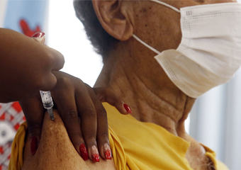 Friburgo tem vacina contra covid-19 para idosos com 65 e 66 anos
