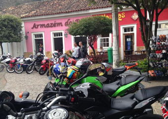 Pacata Duas Barras fica agitada com Encontro de Motociclistas