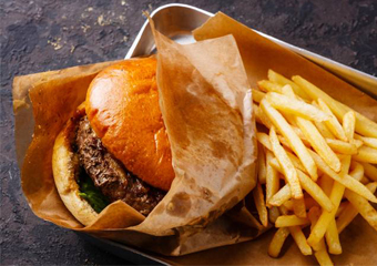Embalagens de fast-food podem ter composto tóxico
