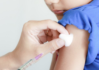 Meninos de 12 e 13 anos serão vacinados contra HPV em janeiro