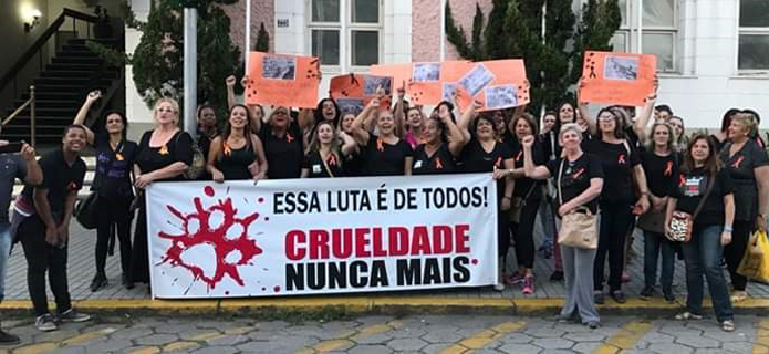 Friburgo: Grupo faz manifestação contra maus tratos de animais