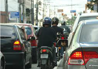Código de Trânsito terá novas regras sobre CNH, motos e multas, diz lei aprovada pelo Congresso