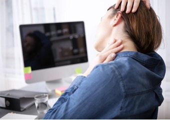 Você sente dor no pescoço? Conheça 6 possiveis causas