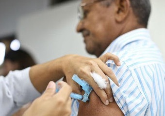 Friburgo: Vacina contra a gripe H1N1 em idosos terá 6 locais, um deles em  drive thru no Anchieta : Nova Friburgo em Foco – Portal de Notícias