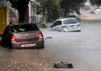 Como saber se um carro já passou por uma enchente?
