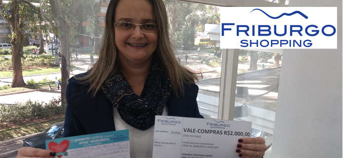 Friburgo Shopping entrega R$ 2 mil para vencedora de concurso