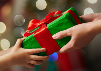 Cerca de 6% das famílias atrasarão contas para comprar presentes das crianças no Natal