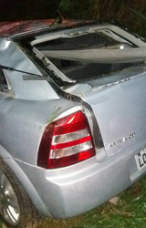 Casal e três crianças sofrem acidente na Estrada Velha do Amparo