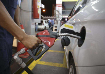 Petrobras reduz preços da gasolina e do diesel, mas ambos acumulam alta em 2021