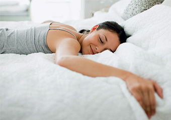 Dormir sozinho é melhor para a saúde, aponta estudo
