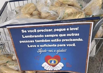Casa Friburgo oferece pães de graça para quem não pode pagar